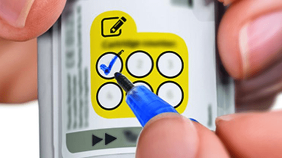 Следете пълнителите и поставете прозрачната основа